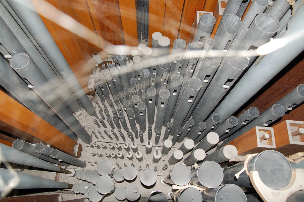 Zicht op het hoofdwerk van het verwaarloosde Coloma-orgel