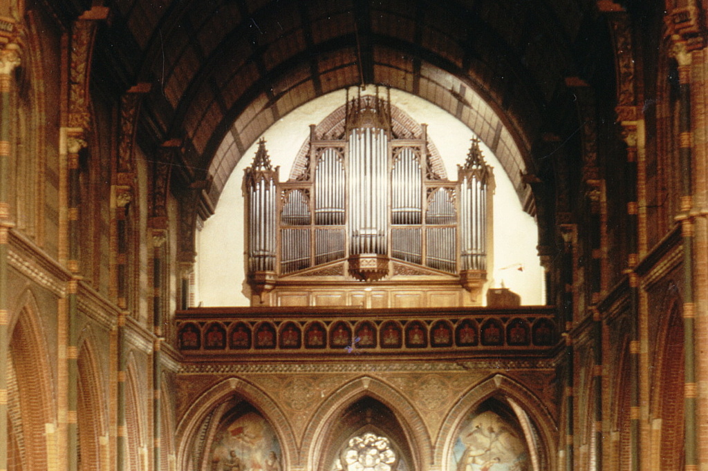 Het orgel waarmee het allemaal begon: het Hilboesen/Pels-orgel in de fraaie Sint-Bonifatiuskerk in Alphen aan den Rijn