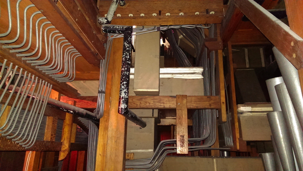 Het grootse orgel dat Stevens in 1908 bouwde in de Sint-Willibrorduskerk in Antwerpen heeft zijn pneumatische tractuur behouden.