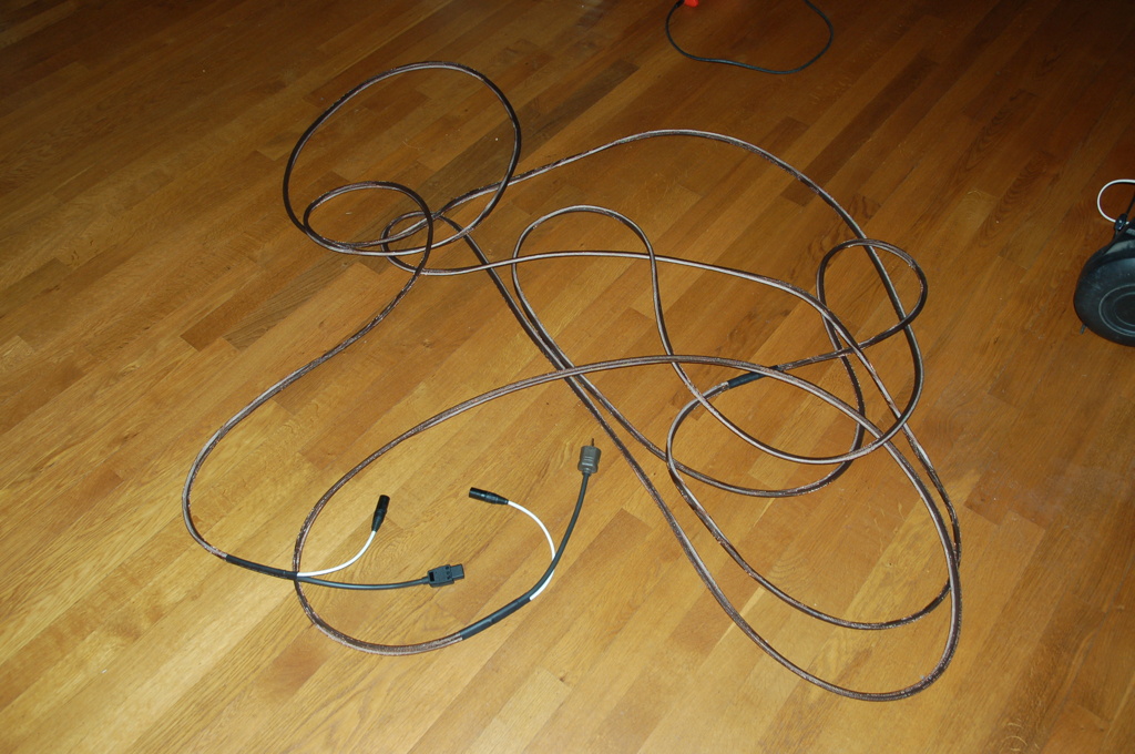 Maken van de speeltafelkabel met netwerkkabel en bijbehorend gereedschap